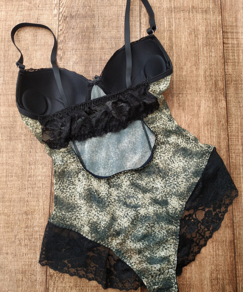 Body Karen costa onca