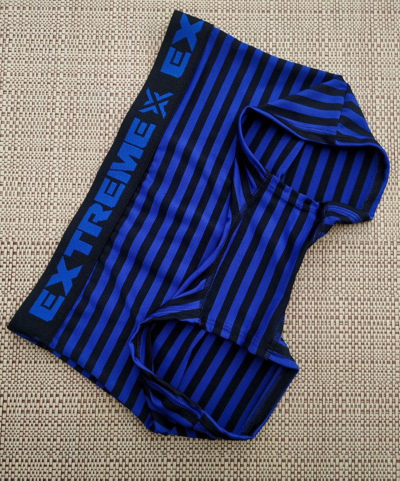 Cueca Boxer Listrada Confort azul detalhe fundo